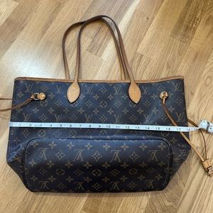 Louis Vuitton Neverfull MM - Beige Monogram